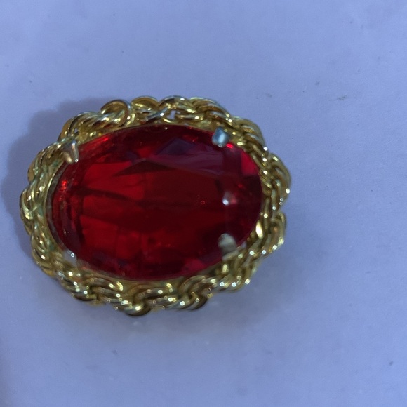 Beautiful red brooch* - Picture 2 of 4
